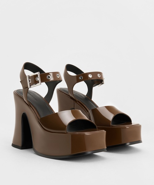 CHARLES & KEITH（チャールズ & キース）の「Jocelyn ジョスリン グロメットアンクルストラッププラットフォームサンダル（サンダル・レディース・ブラウン/ブラック・22.5cm/25cm/24.5cm/23.5cm/23cm）」の6枚目の写真