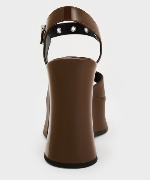 CHARLES & KEITH（チャールズ & キース）の「Jocelyn ジョスリン グロメットアンクルストラッププラットフォームサンダル（サンダル・レディース・ブラウン/ブラック・22.5cm/25cm/24.5cm/23.5cm/23cm）」の7枚目の写真