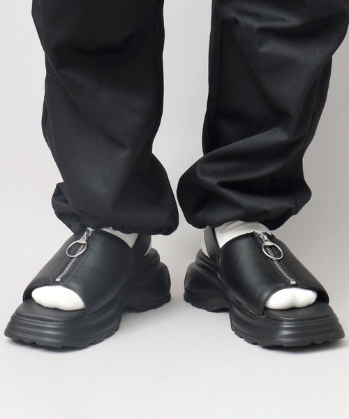 glabella（グラベラ）の「厚底 フロントジップ パデッド ストラップサンダル（サンダル・メンズ・ブラック・S/M/L）」の6枚目の写真
