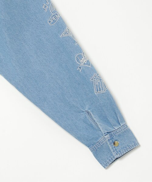 NO NEED(ノーニード)の「袖刺繍 オーバーフィットデニムシャツ(シャツ/ブラウス・メンズ・グレー/ブラック/スカイブルー・M/L)」の13枚目の写真