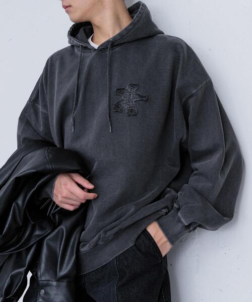 SENSE OF PLACE by URBAN RESEARCH（センスオブプレイスバイアーバンリサーチ）の「ポップアートフラワーフェードパーカ（スウェット・メンズ・ピンク/ブルー/ブラック・LARGE/MEDIUM）」の2枚目の写真