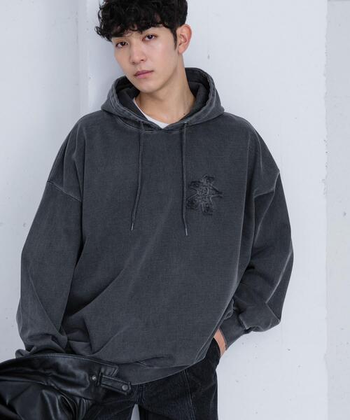 SENSE OF PLACE by URBAN RESEARCH（センスオブプレイスバイアーバンリサーチ）の「ポップアートフラワーフェードパーカ（スウェット・メンズ・ピンク/ブルー/ブラック・LARGE/MEDIUM）」の4枚目の写真