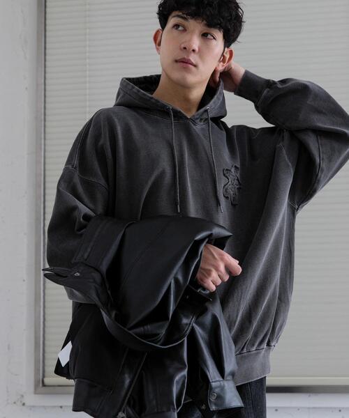 SENSE OF PLACE by URBAN RESEARCH（センスオブプレイスバイアーバンリサーチ）の「ポップアートフラワーフェードパーカ（スウェット・メンズ・ピンク/ブルー/ブラック・LARGE/MEDIUM）」の5枚目の写真