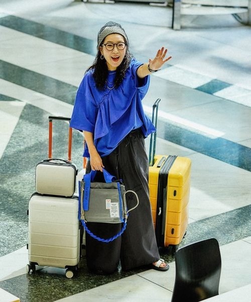 niko and...（ニコアンド）の「オリジナルニコロゴキャリーケースS/容量30-35L（トラベルグッズ・レディース・ブラック/オフホワイト/ライトイエロー・0）」の8枚目の写真