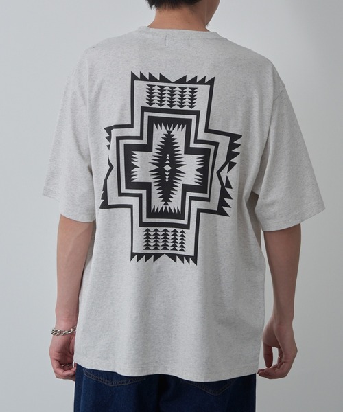 PENDLETON(ペンドルトン)の「【PENDLETON】Back Print S/S Tee (Unisex)(Tシャツ/カットソー・メンズ・ブラック/オフホワイト/ブルー/イエロー/ライトグレー/アッシュグレー/ミント/ライトピンク・S/M/L/XL)」の4枚目の写真