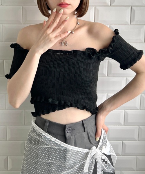 Loueme(ルエム)の「クロスデザインオフショルリブトップス(Tシャツ/カットソー・レディース・ブラック系その他/レッド系その他/ホワイト系その他/アイボリー/ピンク/ブラック・FREE)」の4枚目の写真