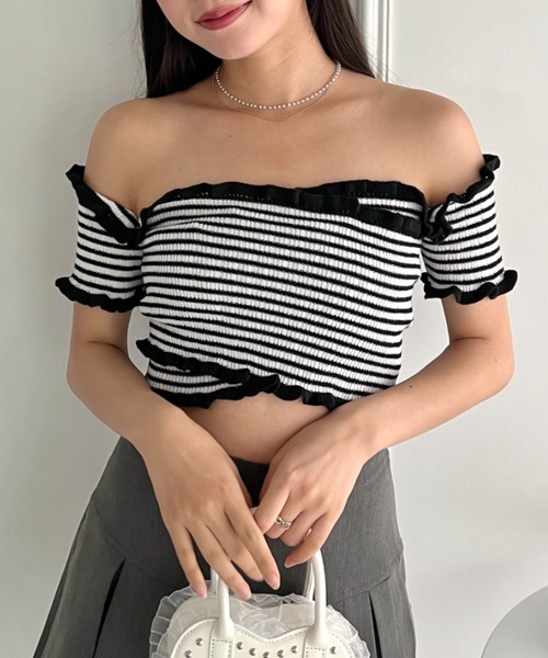 Loueme(ルエム)の「クロスデザインオフショルリブトップス(Tシャツ/カットソー・レディース・ブラック系その他/レッド系その他/ホワイト系その他/アイボリー/ピンク/ブラック・FREE)」の11枚目の写真