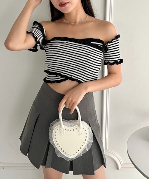 Loueme(ルエム)の「クロスデザインオフショルリブトップス(Tシャツ/カットソー・レディース・ブラック系その他/レッド系その他/ホワイト系その他/アイボリー/ピンク/ブラック・FREE)」の12枚目の写真
