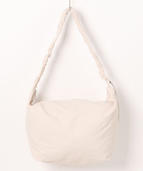 ALTROSE(アルトローズ)の「ALTROSE / レフト2WAYショルダー / #332902(ショルダーバッグ・レディース・ホワイト系その他/シルバー/ブラック系その他/アイボリー/グレー系その他/ブラック・ONESIZE)」の3枚目の写真