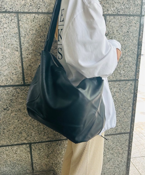 ALTROSE(アルトローズ)の「ALTROSE / レフト2WAYショルダー / #332902(ショルダーバッグ・レディース・ホワイト系その他/シルバー/ブラック系その他/アイボリー/グレー系その他/ブラック・ONESIZE)」の12枚目の写真