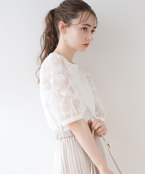 couture brooch（クチュールブローチ）の「◆【接触冷感/UVケア/マシンウォッシャブル】袖レースデザイントップス（Tシャツ/カットソー・レディース・ライトグレー/オフホワイト/ブラック・42/40/38/36）」の8枚目の写真