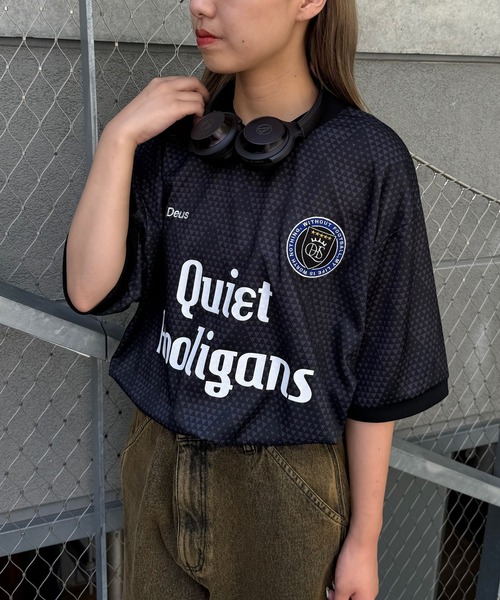 CIAOPANIC(チャオパニック)の「【ユニセックス】フットボールVネックゲームシャツ(Tシャツ/カットソー・レディース・ベージュ/グリーン/ホワイト/ブラック・FREE)」の1枚目の写真