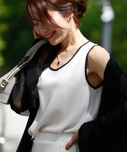 Ehre style（エーレスタイル）の「夏の羽織りに活躍！ノースリーブと好相性シアーカーディガン（カーディガン/ボレロ・レディース・ホワイト/ブラック/ベージュ・FREE）」の15枚目の写真