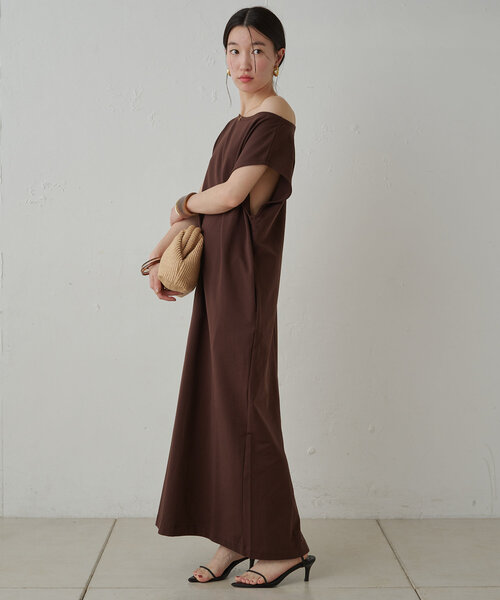 【超美品！】Loungedress(ラウンジドレス) パワショルカットワンピース LOUNGEDRESS（ラウンジドレス）の「パワショルカットワンピース