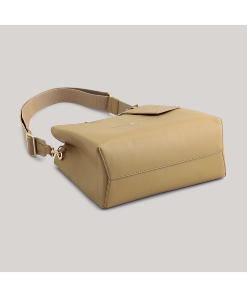 TOMMY HILFIGER(トミーヒルフィガー)の「ミディアムショッパートートバッグ(トートバッグ・レディース・ベージュ/レッド/ブラック・FREE)」の11枚目の写真