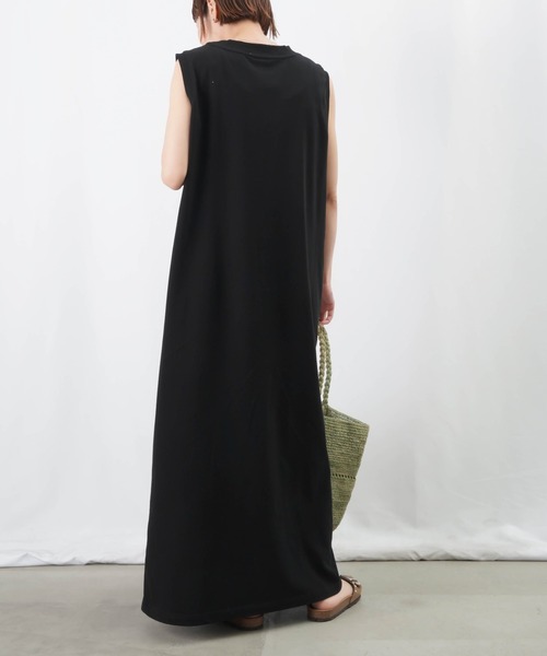 LUCA/LADY LUCK LUCA（ルカ/レディラックルカ）の「LC/LLL スリットノースリーブカットワンピース / ノースリカットマキシワンピース（ワンピース・レディース・ブルー/カーキ/ブラック/ライトグレー・FREE）」の7枚目の写真