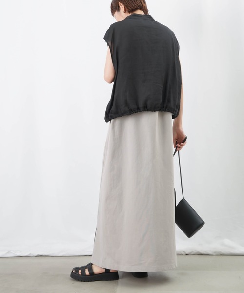 LUCA/LADY LUCK LUCA（ルカ/レディラックルカ）の「LC/LLL スリットノースリーブカットワンピース / ノースリカットマキシワンピース（ワンピース・レディース・ブルー/カーキ/ブラック/ライトグレー・FREE）」の15枚目の写真