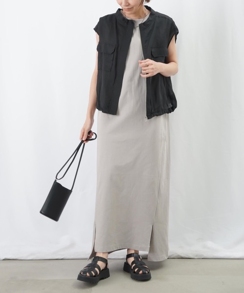 LUCA/LADY LUCK LUCA（ルカ/レディラックルカ）の「LC/LLL スリットノースリーブカットワンピース / ノースリカットマキシワンピース（ワンピース・レディース・ブルー/カーキ/ブラック/ライトグレー・FREE）」の14枚目の写真