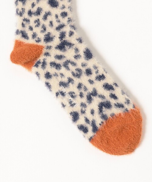 Ray BEAMS（レイビームス）の「TRICOTE / LEOPARD PATTERN ROOM SOCKS（ソックス/靴下・レディース・ダークブラウン/オフホワイト・ONE SIZE）」の4枚目の写真