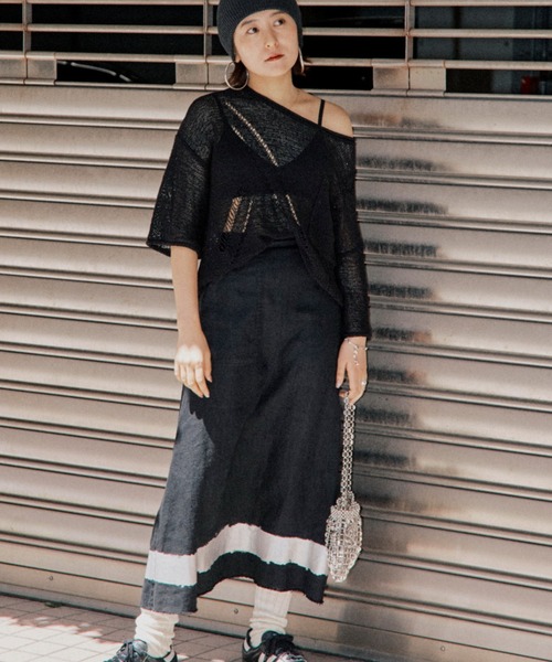 mici（ミチ）の「(mici)ラインペイントリネンスカート（スカート・レディース・ブラック/ベージュ・SMALL/MEDIUM）」の3枚目の写真