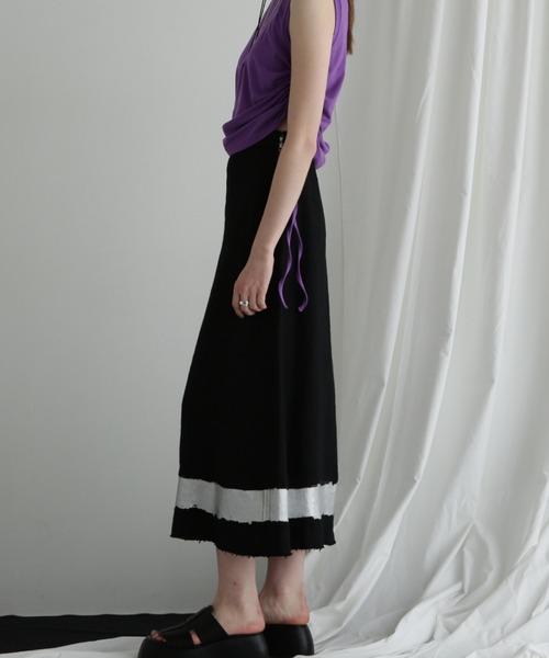 mici（ミチ）の「(mici)ラインペイントリネンスカート（スカート・レディース・ブラック/ベージュ・SMALL/MEDIUM）」の5枚目の写真