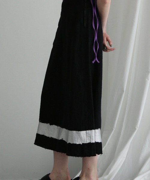 mici（ミチ）の「(mici)ラインペイントリネンスカート（スカート・レディース・ブラック/ベージュ・SMALL/MEDIUM）」の7枚目の写真
