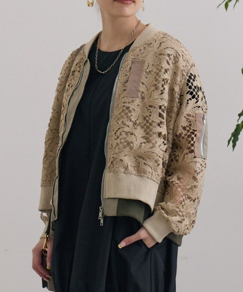 Paradise Picnic(パラダイスピクニック)の「総花柄レースMA-1ブルゾン(ブルゾン・レディース・ベージュ/ブラック・FREE)」の2枚目の写真