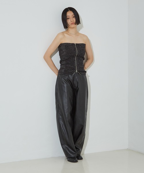 カーブシルエットパンツ | Pants | HER. Online Store