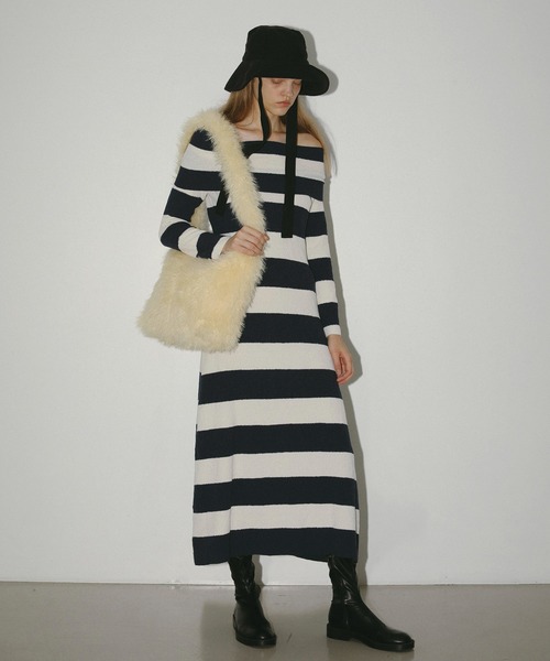 EFOLE（エフォル）の「Fakefur volume onehandle shoulder bag/フェイクファー ボリューム ワンハンドル ショルダー バッグ（ショルダーバッグ・レディース・オフホワイト/ブラウン/イエロー・FREE）」の13枚目の写真