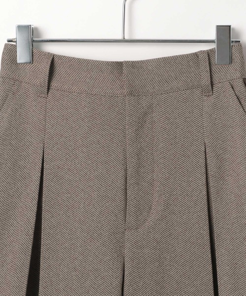 PAGEBOY（ページボーイ）の「ヘリンボーンタックパンツ（スラックス・レディース・ブラウン/ブラック/チャコールグレー・MEDIUM/SMALL）」の5枚目の写真