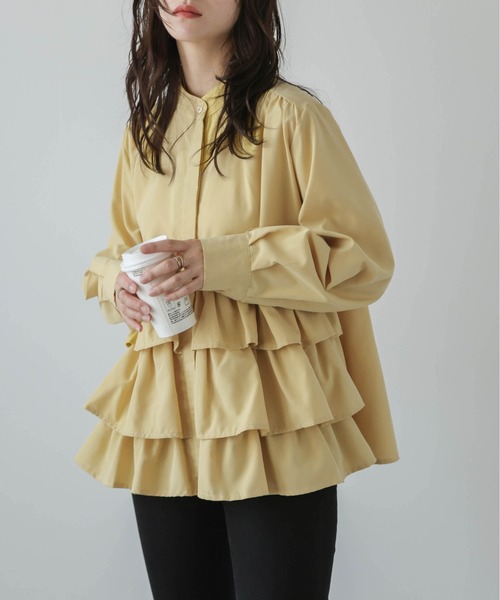 AMELY(エミリー)の「ティアードフリルペプラムブラウス(シャツ/ブラウス・レディース・イエロー/ホワイト/グレイッシュベージュ/ブラック・フリー)」の4枚目の写真