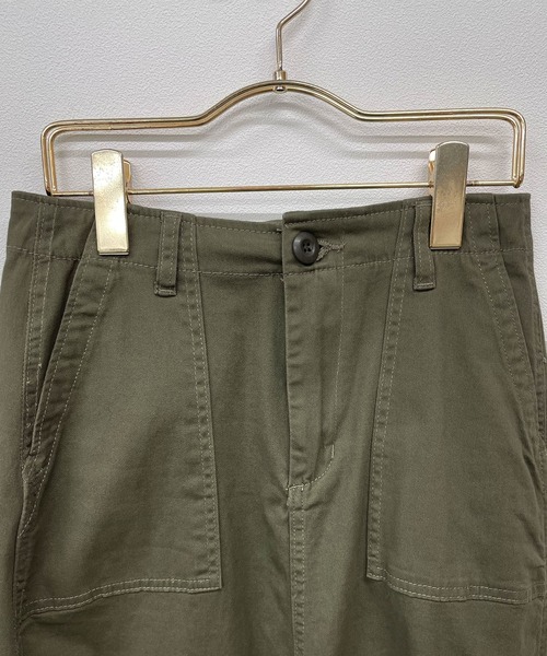 Futier land（フューティアランド）の「【新色追加】ベイカーロングスカート（スカート・レディース・ブラック/カーキ/オフホワイト・MEDIUM/LARGE）」の16枚目の写真