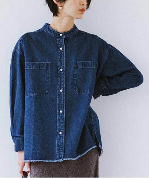 IEDIT（イディット）の「ＩＥＤＩＴ　パール調ボタンをきかせた　スタンドカラーシャツ（シャツ/ブラウス・レディース・ブルー/ブラウン/ライトブルー/グレー・MEDIUM/LARGE/X-LARGE/XX-LARGE/SMALL/XXX-LARGE）」の4枚目の写真