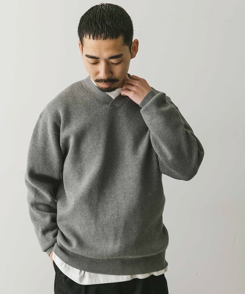 URBAN RESEARCH DOORS(アーバンリサーチドアーズ)の「『洗濯可』ミラノリブ Vネックニット(ニット/セーター・メンズ・グレー/ブラック・MEDIUM/LARGE)」の2枚目の写真