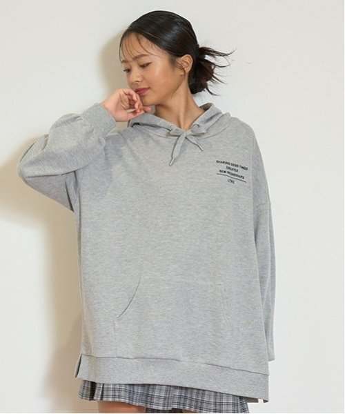 LOVETOXIC（ラブトキシック）の「【LTXC】バックサガラパーカ（パーカー・キッズ・ブラック/エンジ/アイボリー/トップグレー・S/M/L）」の9枚目の写真