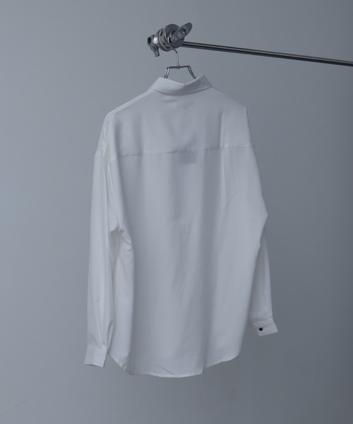 Art re A select(アトリエセレクト)の「シルキースムース ヴィンテージボタン ショルダータックシャツ(シャツ/ブラウス・メンズ・チャコール/ネイビー/ブラック/ホワイト/ワイン・M/L)」の6枚目の写真
