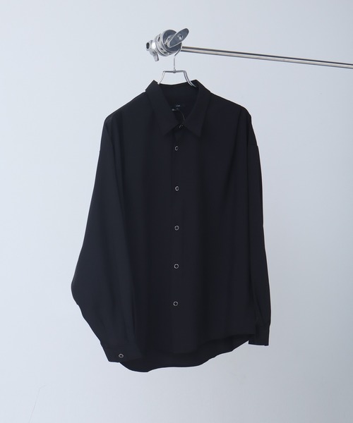 Art re A select(アトリエセレクト)の「シルキースムース ヴィンテージボタン ショルダータックシャツ(シャツ/ブラウス・メンズ・チャコール/ネイビー/ブラック/ホワイト/ワイン・M/L)」の17枚目の写真
