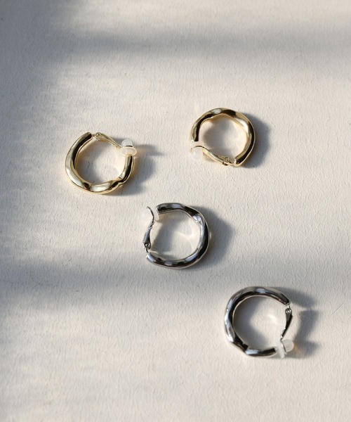select MOCA（セレクトモカ）の「ニュアンスフープイヤリング（イヤリング・レディース・シルバー/ゴールド・FREE）」の3枚目の写真