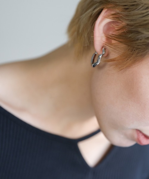 select MOCA（セレクトモカ）の「ニュアンスフープイヤリング（イヤリング・レディース・シルバー/ゴールド・FREE）」の12枚目の写真