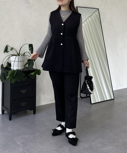 prose verse(プロズヴェール)の「パールボタンキルティングベロアジレ(ベスト・レディース・ブラック・LARGE/MEDIUM)」の10枚目の写真