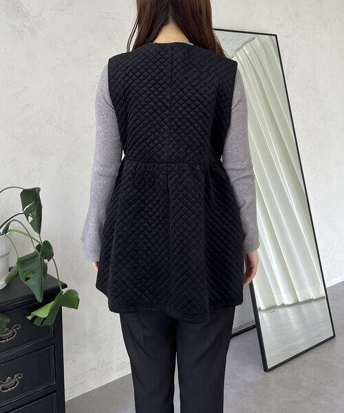 prose verse(プロズヴェール)の「パールボタンキルティングベロアジレ(ベスト・レディース・ブラック・LARGE/MEDIUM)」の3枚目の写真