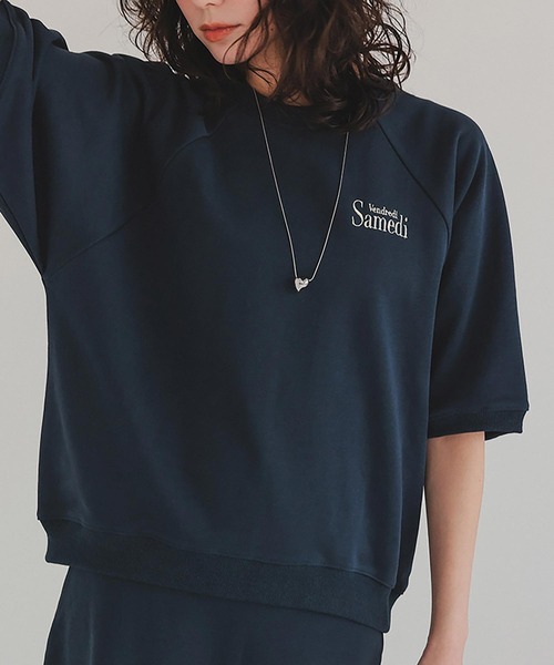 titivate（ティティベイト）の「刺繍入りハーフスリーブスウェットプルオーバー（スウェット・レディース・グレー系その他2/ネイビー/グレー系その他/ピンク・L/M/S）」の3枚目の写真