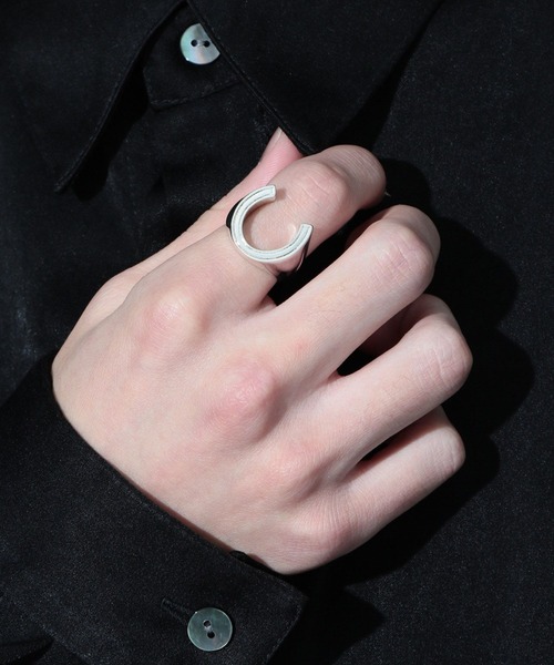 HARE(ハレ)の「【MADE IN JAPAN】ヒヅメリング(HARE)(リング・メンズ・シルバー・FREE)」の1枚目の写真