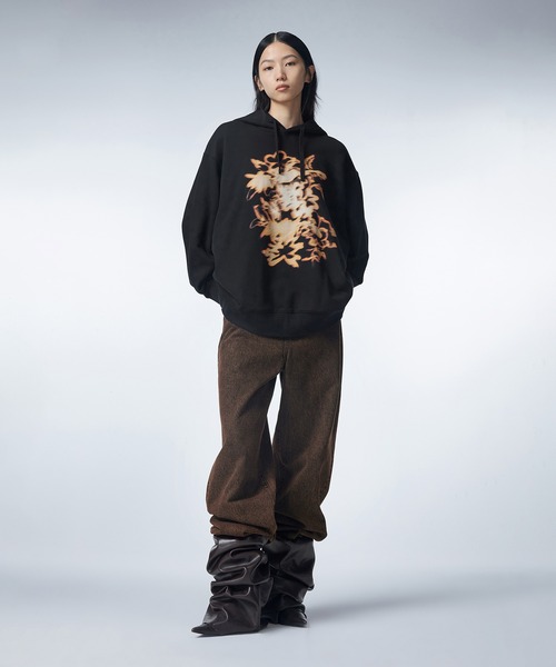 JNBY(ジェーエヌビーワイ)の「【ZOZOTOWN限定】Bold Printed Oversized Sweatshirt /スウェット(スウェット・レディース・グレー/ブラック・40/38/36)」の17枚目の写真