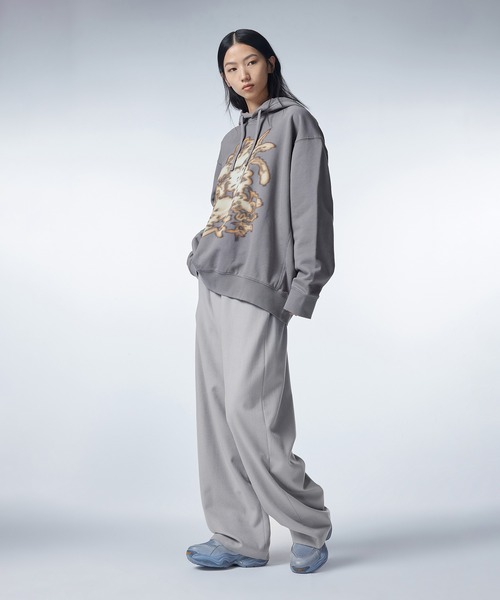 JNBY(ジェーエヌビーワイ)の「【ZOZOTOWN限定】Bold Printed Oversized Sweatshirt /スウェット(スウェット・レディース・グレー/ブラック・40/38/36)」の5枚目の写真
