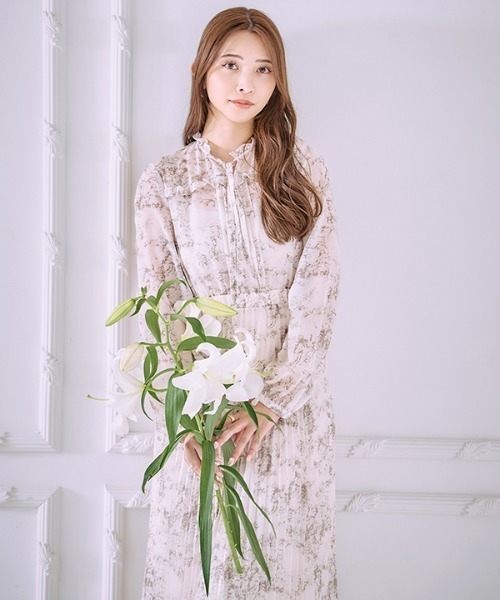 Meline M（メリンエム）の「Pleat printed one piece プリーツプリント ワンピース（ワンピース・レディース・グレイッシュベージュ/ブラック・FREE）」の4枚目の写真
