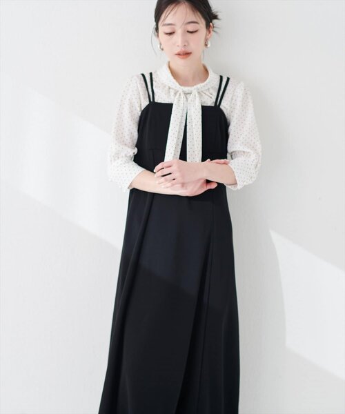 natural couture(ナチュラルクチュール)の「カットジョーゼットキャミワンピース(ワンピース・レディース・グレイッシュベージュ/グレー/ブラック/モカ/ドット・FREE)」の6枚目の写真