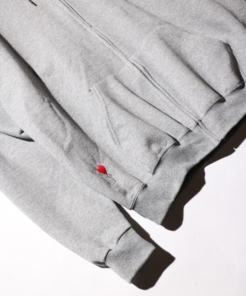JERZEES（ジャージーズ）の「JERZEES / ジャージーズ "HEART BALLON" ZIP UP HOODIE 刺しゅう ワンポイント ジップアップパーカー（パーカー・メンズ・グレー/ブラック・X-LARGE/LARGE/MEDIUM）」の3枚目の写真