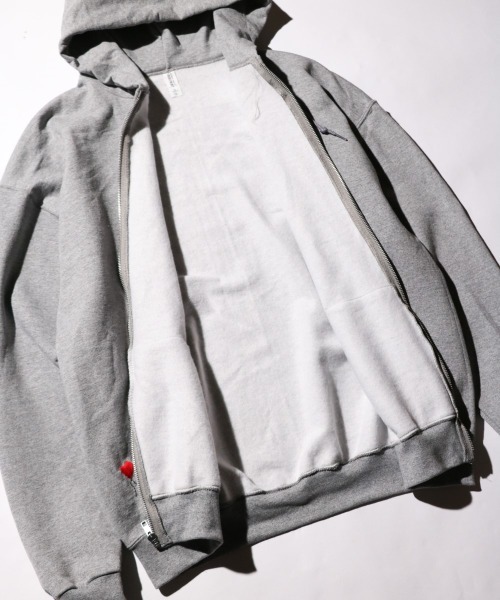 JERZEES（ジャージーズ）の「JERZEES / ジャージーズ "HEART BALLON" ZIP UP HOODIE 刺しゅう ワンポイント ジップアップパーカー（パーカー・メンズ・グレー/ブラック・X-LARGE/LARGE/MEDIUM）」の5枚目の写真
