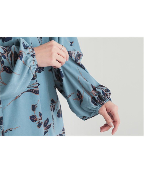 n'OrLABEL(ノアールレーベル)の「『花柄ボリュームスリーブワンピース』(ワンピース・レディース・ブラック/ネイビー/ブルー・FREE)」の16枚目の写真